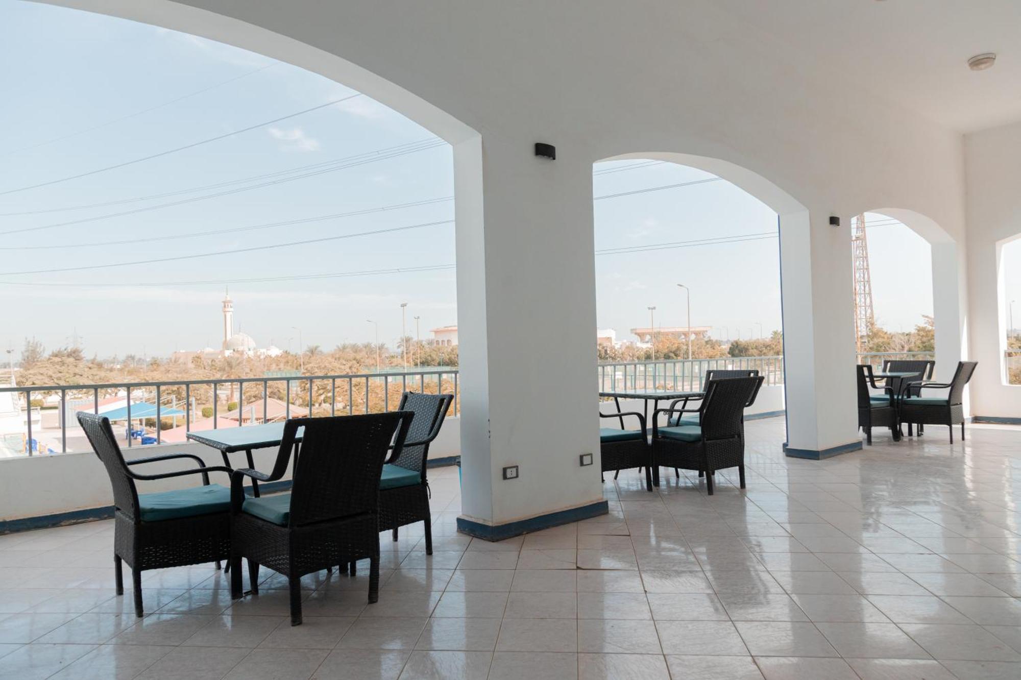 Assiut Cement Hotel Екстериор снимка